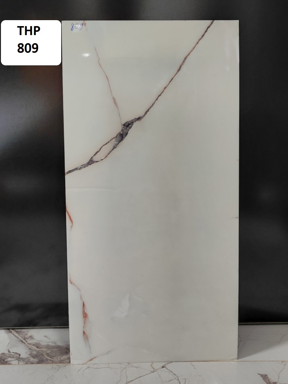 809